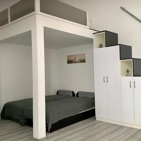 Belvárosi Apartman 1 Apartment Miskolc Bagian luar foto