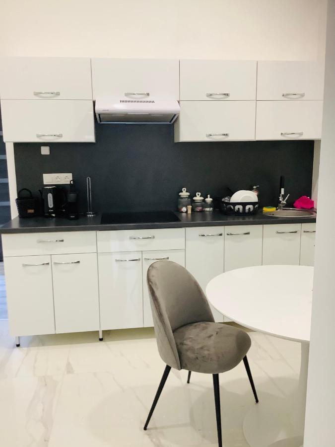 Belvárosi Apartman 1 Apartment Miskolc Bagian luar foto